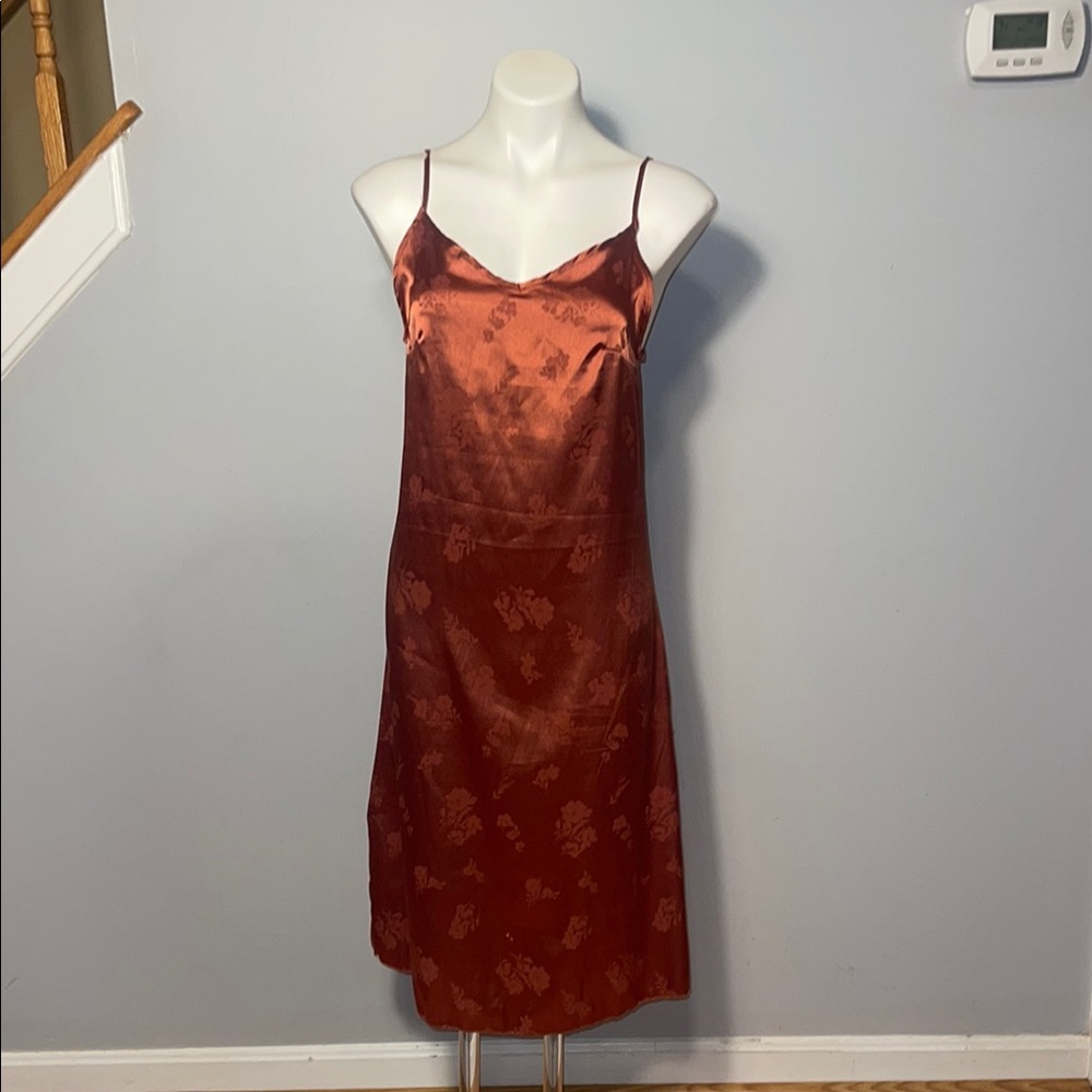 See You Monday Ladies NWT Bronze Floral Slip Dress. Small.